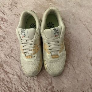 Nike Sun Club Off-White Sneakers